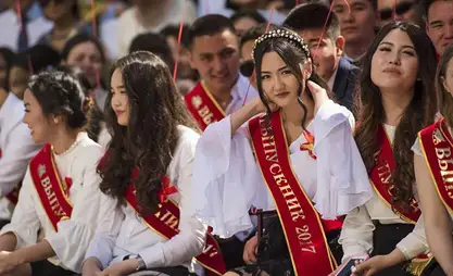 吉尔吉斯斯坦今年将有超8.05万名毕业生完成学业