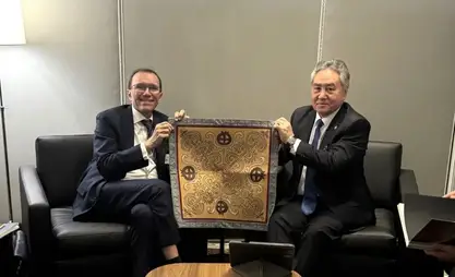 热恩别克·库鲁巴耶夫与挪威外交大臣举行会谈