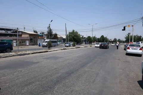 3_2_H9bUXp0.max-2560x1440.format-webp.jpegquality-90.webp