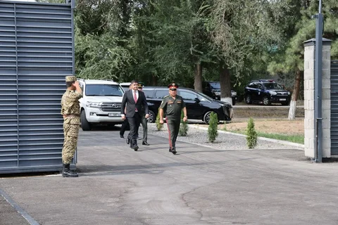 52151860298568_SI41BFE.max-2560x1440.format-webp.jpegquality-90