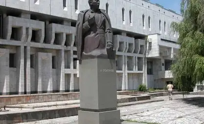 吉尔吉斯斯坦启动奥斯莫诺夫诞辰110周年纪念活动