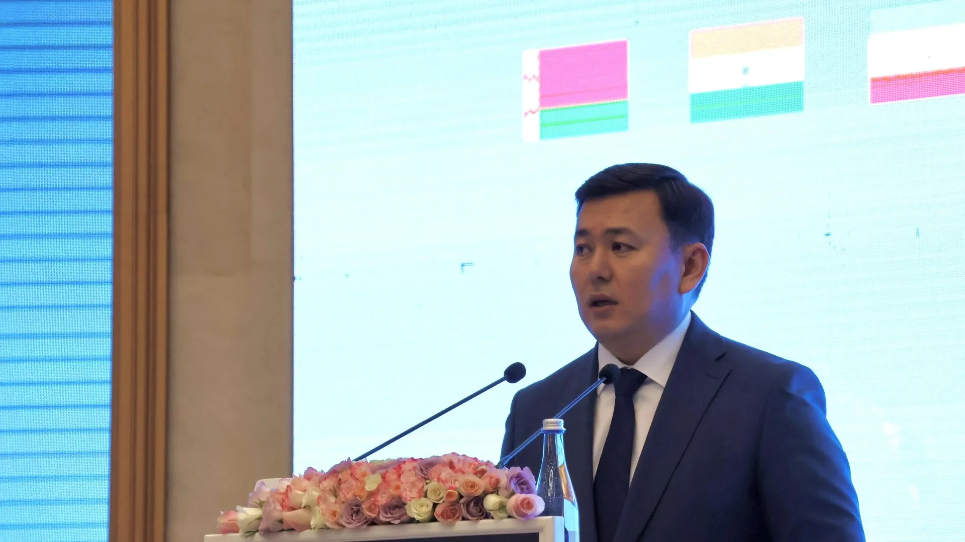 {{item.title }}