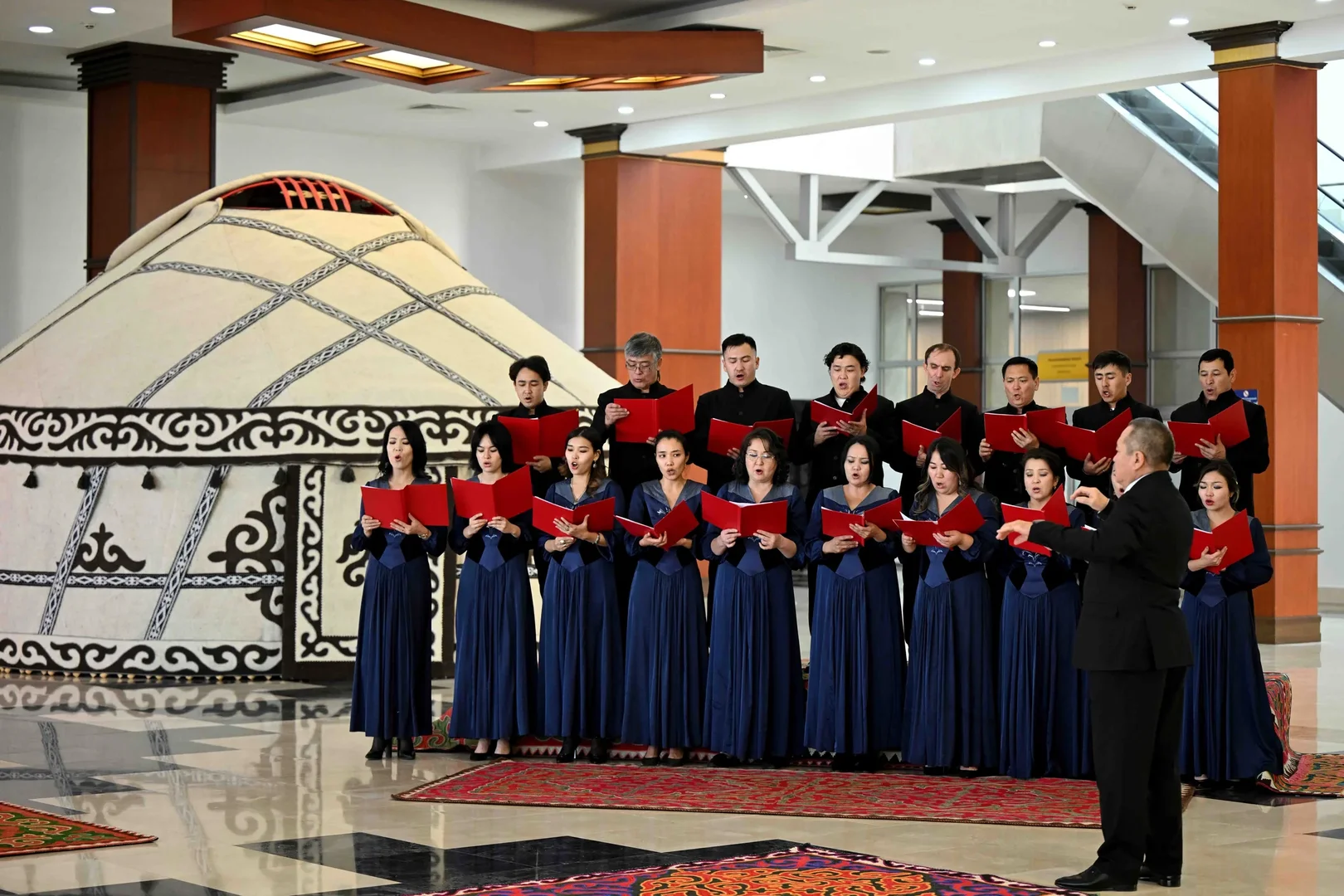 集安组织集安理事会会议：哈萨克斯坦总统托卡耶夫抵达比什凯克- 吉尔吉斯斯坦国家通讯社