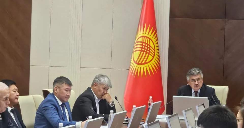 比什凯克举行加强民族团结和宗教政策委员会会议