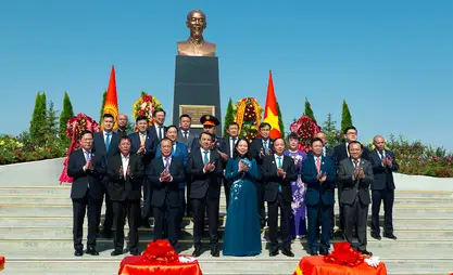 吉、越两国友谊的新象征