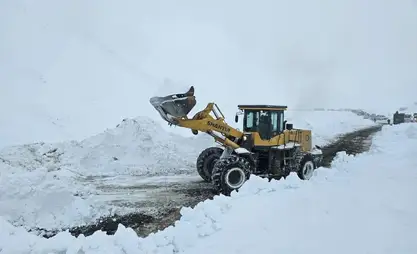 比什凯克-奥什公路雪崩已清理 交通恢复