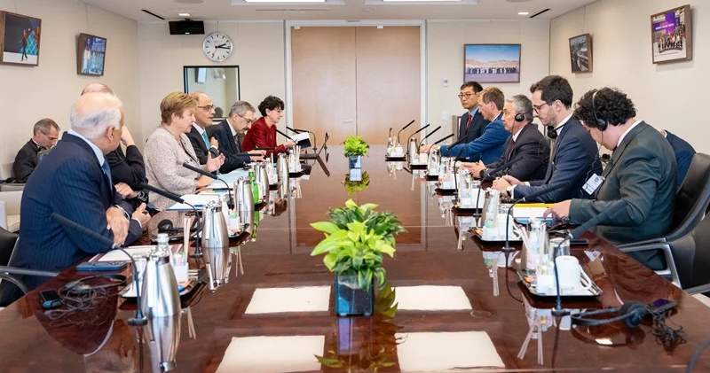 吉尔吉斯斯坦国家银行行长与国际货币基金组织讨论全球挑战