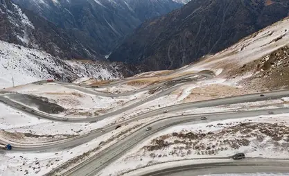 陶阿舒山口解除大型货车通行限制
