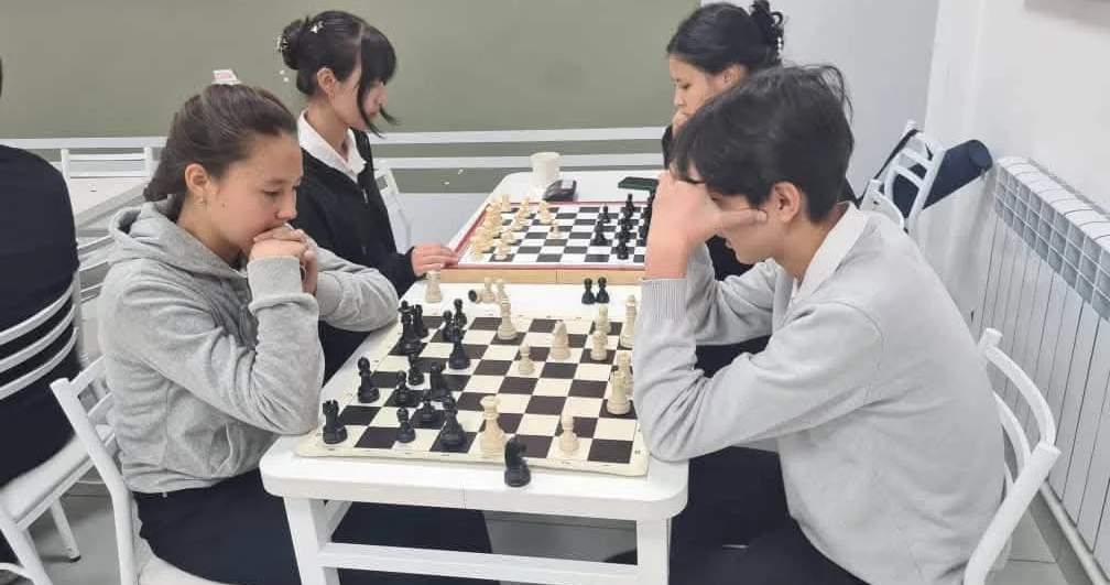 吉尔吉斯斯坦学校已收到7500套国际象棋