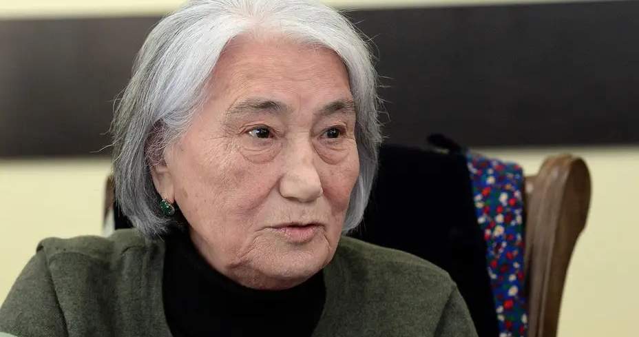 钦吉斯·艾特玛托夫的妹妹萝扎·艾特玛托娃逝世
