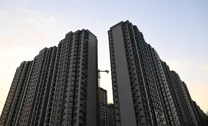 比什凯克居民在“穆拉斯”小区喜获久盼住房