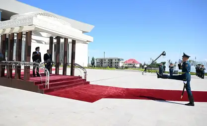 奥斯莫纳利耶夫：格鲁吉亚总理抵达吉尔吉斯斯坦是历史性事件