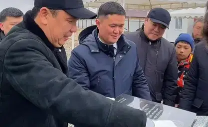 阿克巴塔居民区新学校建设项目奠基