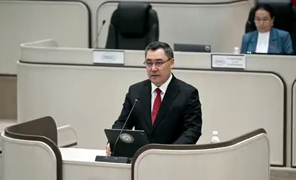 扎帕罗夫总统呼吁最高议会议员避免内部分裂