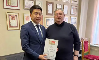 吉驻白俄罗斯大使在明斯克探讨了吉白两国作家作品推广合作前景
