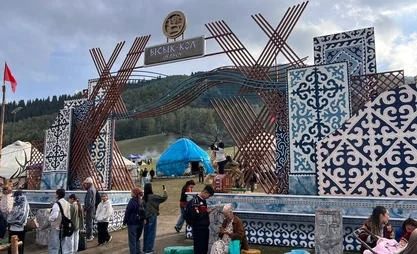 热季格诺夫：今年克尔钦草场游客流量明显增加